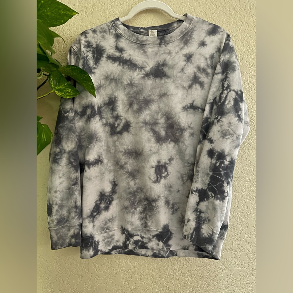 Tie-dye sweatshirt